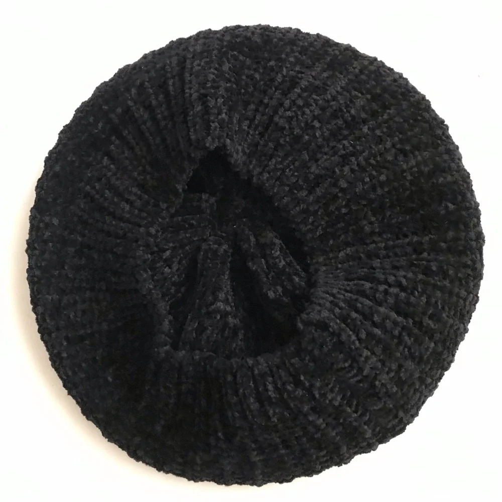 Women’s Black Knit Beret Hat - Soft Winter Accessory